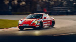 Porsche Taycan Sets 13 Endurance Records on the Track in Britain!