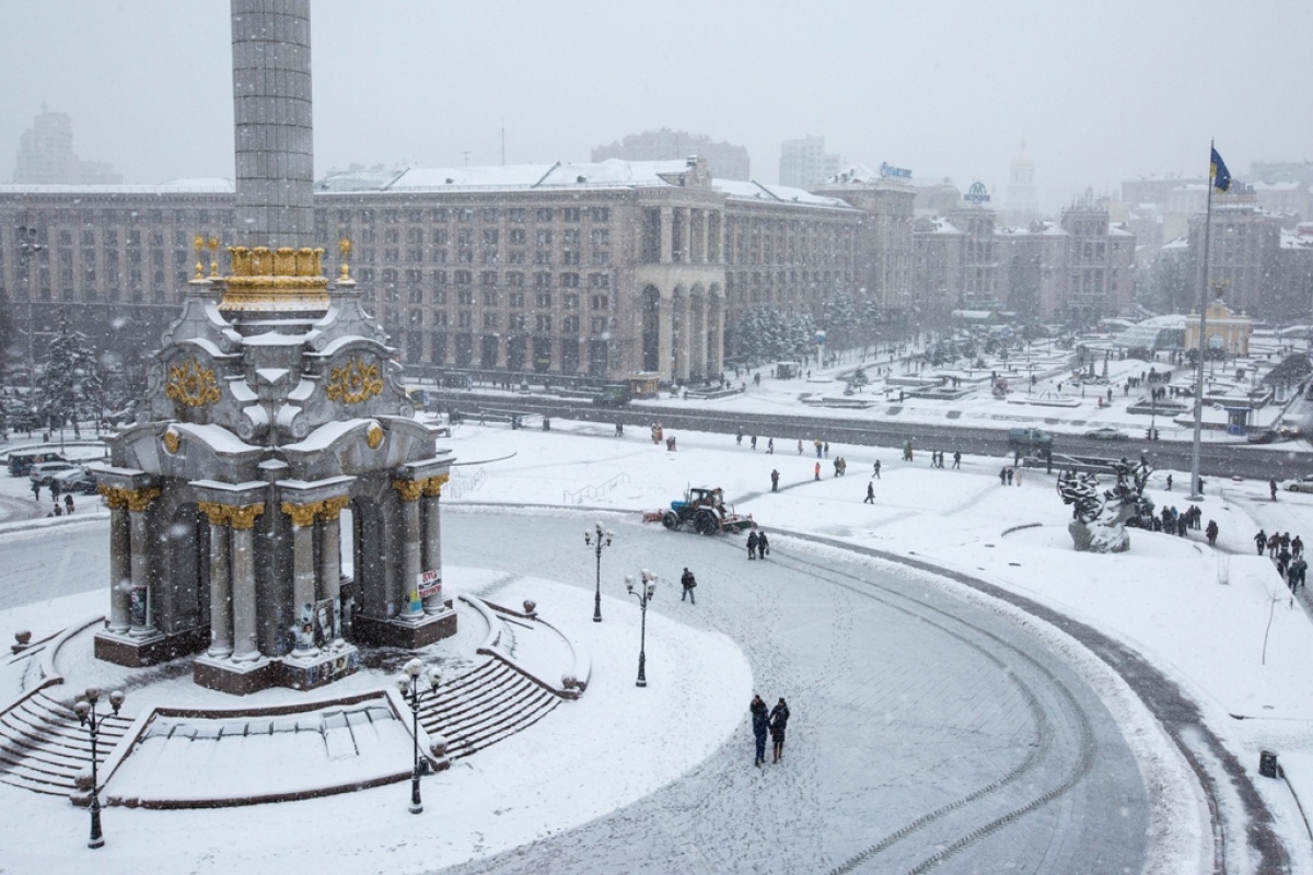 Киевская площадь Украина зима