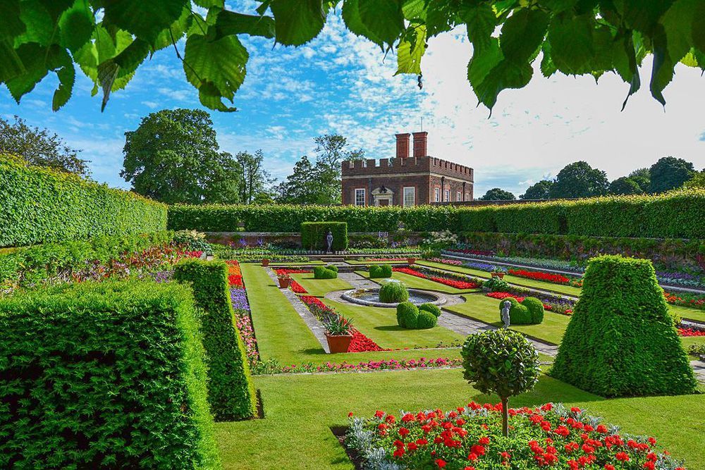 3 Royal Gardens You Must Visit This Summer