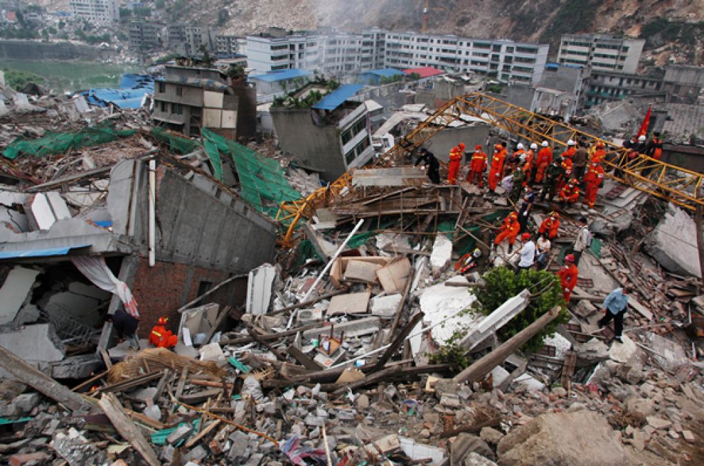 Powerful Earthquakes in China Left Behind Dead and Wounded