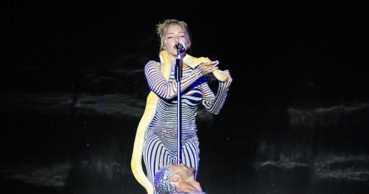 Tina Karol Commented on the Scandalous Performance With the Royal Python