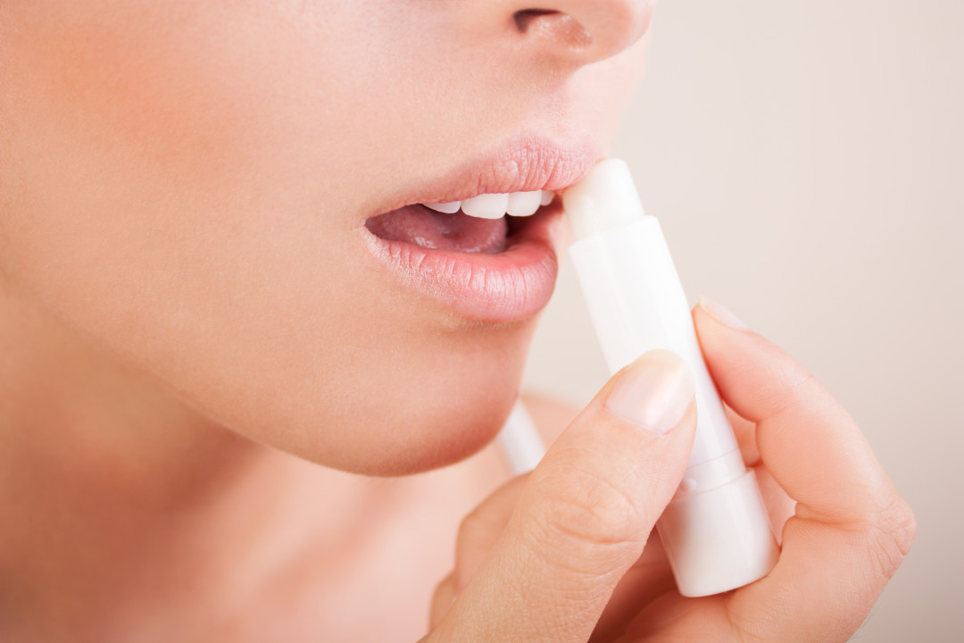 5 Ways to Quickly and Effectively Moisturize Dry Lips