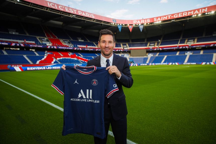 PSG Announced the Signing With Messi