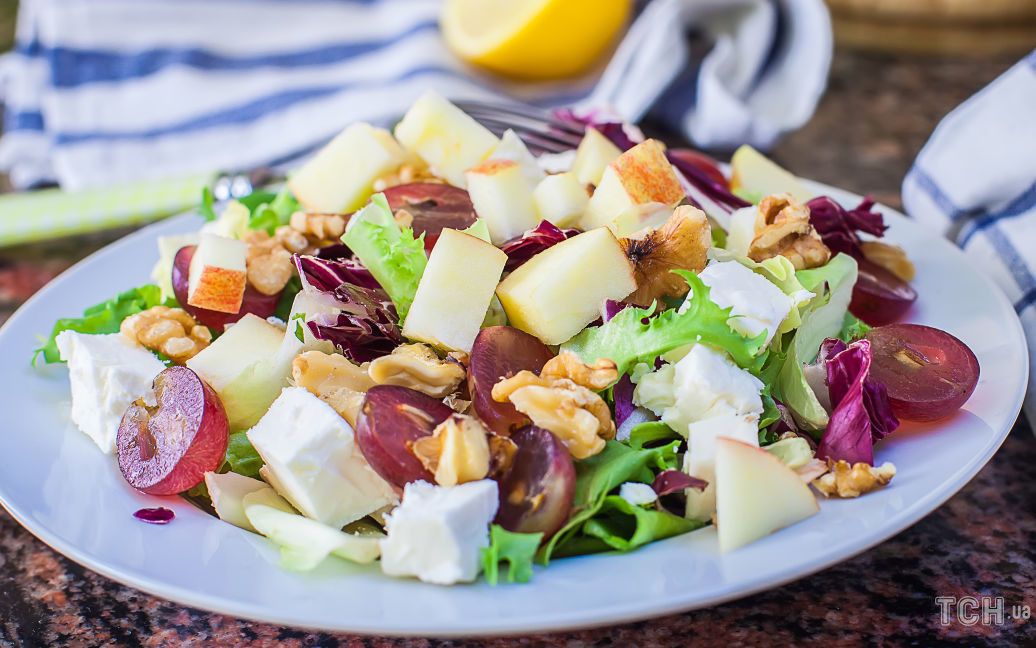 The Delicious Salad With Feta and Grapes