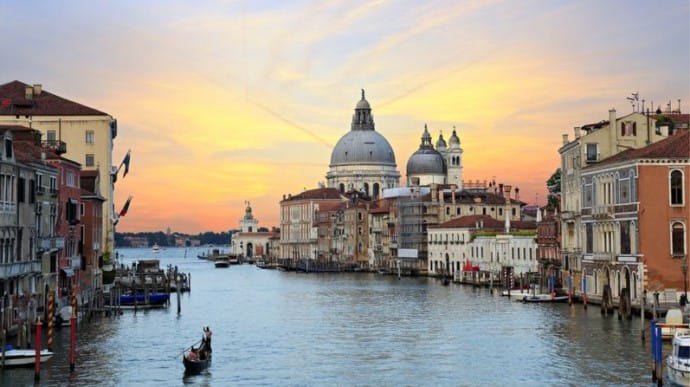 Venice Plans to Charge Tourists to Visit the City