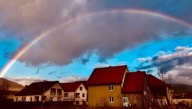 Recording a unique natural phenomenon - the rainbow in November