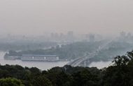 Kyiv is shrouded in a thick fog - residents of the capital publish photos online