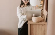 What health problems can be avoided if you work at a computer while standing