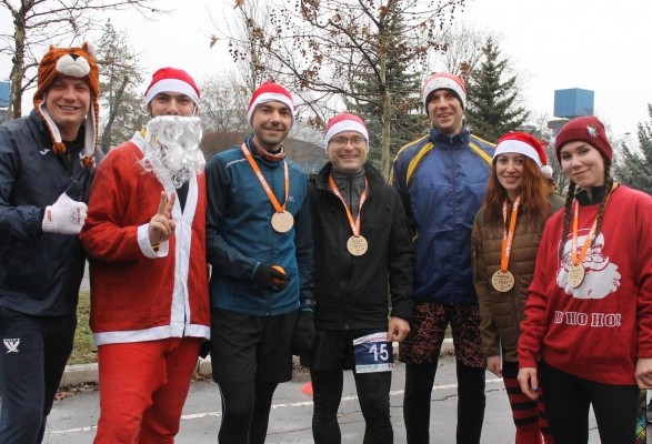 A festive Santa Claus race took place in Mariupol