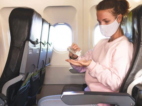 The expert told how to protect yourself from bacteria and viruses during flights