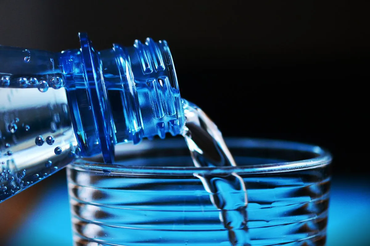 What are the benefits and dangers of mineral water