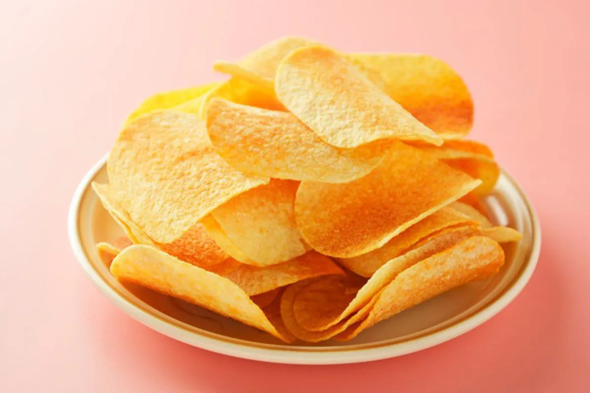 Why junk food is better to keep in a common plate