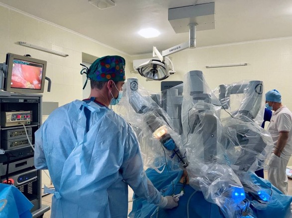 For the first time in Ukraine: doctors operated on the esophagus with the help of a robot surgeon