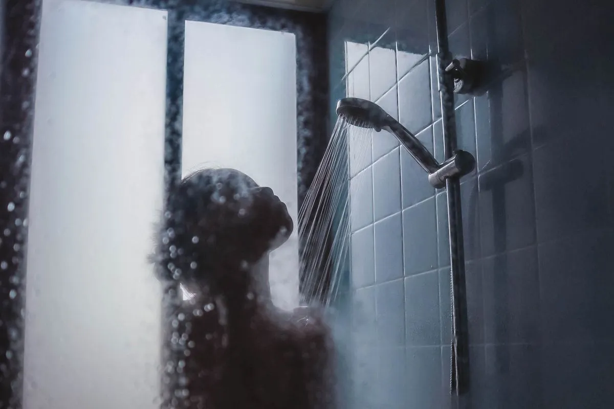 How taking a shower helps cleanse the arteries of cholesterol plaques