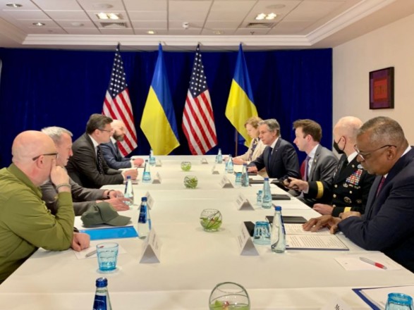 Kuleba and Reznikov meet with US Secretary of State and Pentagon chief in Warsaw