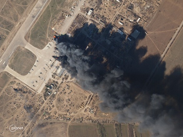 Burning enemy equipment at the Kherson airport was captured on satellite images