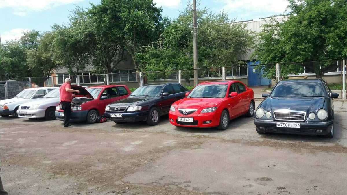 Looting and theft of civilian and medical cars in the Sumy