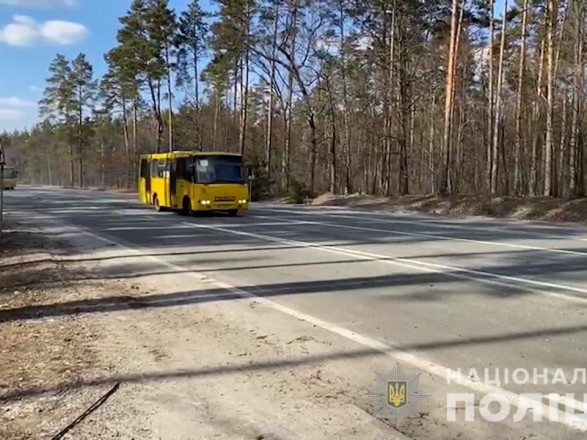 Kyiv Region police evacuated people from Borodyanka under fire