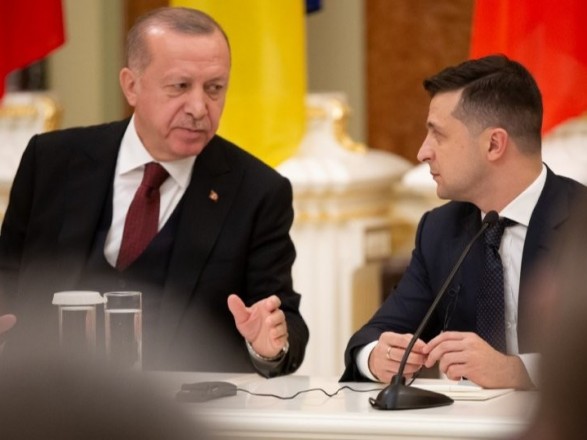 Ahead of Erdogan's talks with Putin: Zelensky reminds Turkish president of evacuation from Mariupol