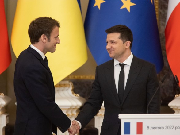 Macron promised Zelensky to 