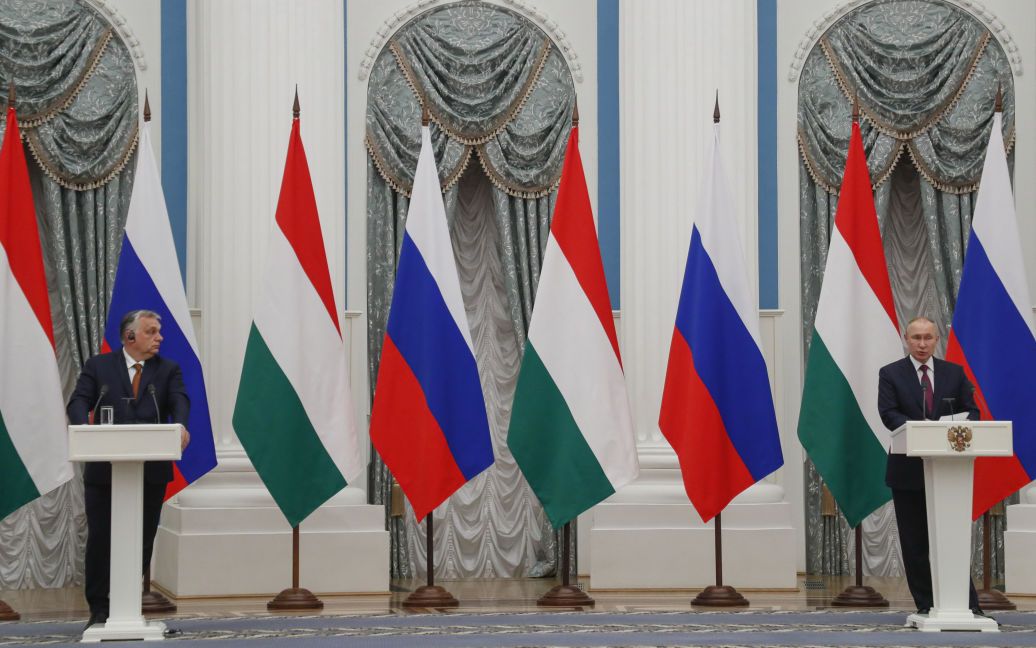 Poland freezes relations with Hungary over Orban's friendship with Putin