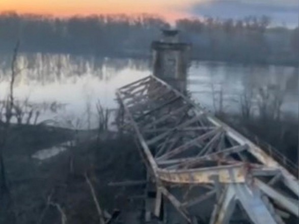 Instead of the destroyed one, they want to start building a new bridge from Chernihiv across the Desna in a few months