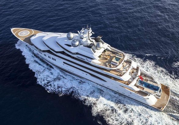 The arrested yacht of the Russian oligarch was sent to Hawaii