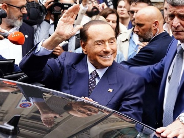 Berlusconi's statements about reconnecting with Putin caused concern