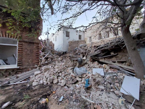 Zelenskyy showed the consequences of a missile strike on a house in Mykolaiv