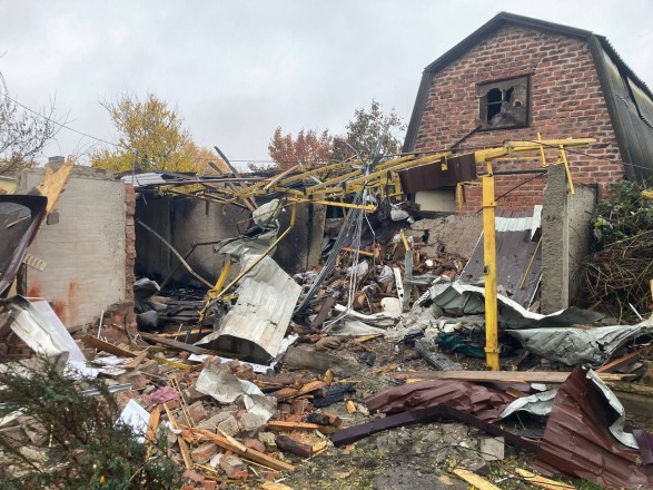 Donetsk region: the occupiers launched a missile strike on Druzhkivka, hit the school grounds and private houses