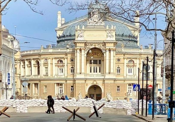 In Odesa, trams and trolleybuses were again removed from the lines