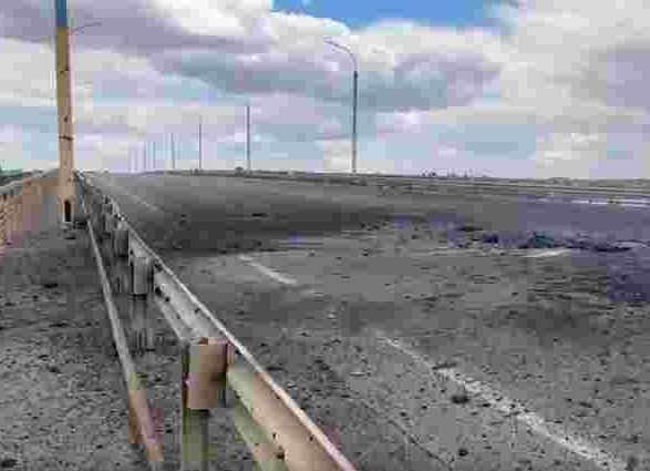 The flag of Ukraine was raised on the Antonovsky bridge