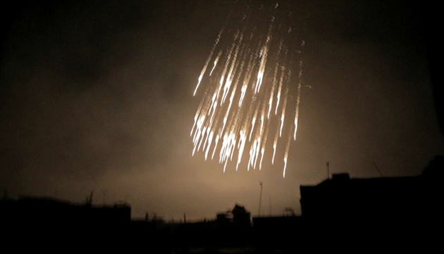 The enemy uses phosphorus bombs in the Battle of Avdiivka