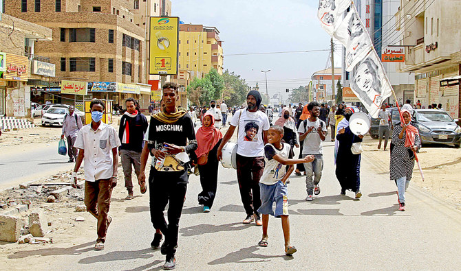 خبير أممي يحث القوات السودانية على وقف إطلاق النار على المتظاهرين المناهضين للانقلاب